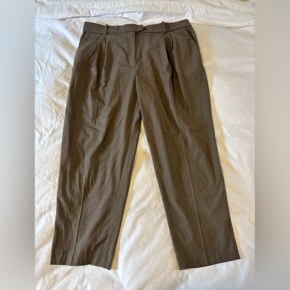 Women’s H&M Brown pleated dress Pants